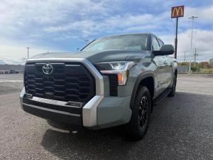 2024 Toyota Tundra Limited CrewMax TRD OFF ROAD, Bas kilométrage, - Image 1