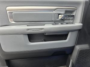 Miniature 18 RAM 2500 SLT cabine d'équipe 4x4 caisse de 6,4 pi 2018