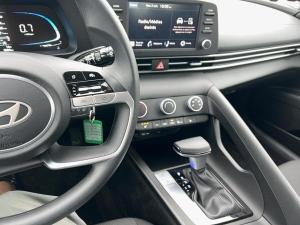 Miniature 17 Hyundai Elantra Essential* Sieges Chauffants* Carplay* Camera* 2026