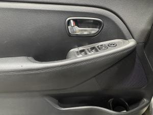 Miniature 21 Kia Rondo Lx * Sièges Chauff * Bluetooth * Cruise * Radio * A/C * 2016