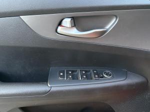 Miniature 21 Kia Forte Lx * Sieges Chauff * Carplay * Camera * Cruise * A/C * 2019