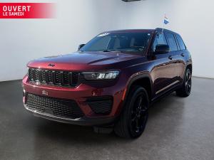 2023 Jeep Grand Cherokee Laredo 4x4 - Image 1