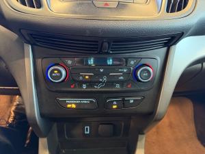 Miniature 18 Ford Escape SE AWD, Sièges chauffants, Démarreur à distance 2017