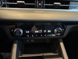Miniature 22 Mitsubishi Outlander ES S-AWC, 7 passagers, Climatisation 2023
