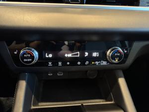 Miniature 23 Mitsubishi Outlander ES S-AWC, 7 passagers, Climatisation 2023