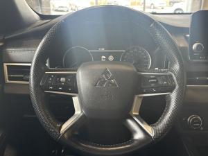 Miniature 14 Mitsubishi Outlander Noir S-Awc 2023