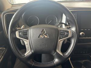 Miniature 14 Mitsubishi Outlander PHEV Se S-Awc 2021