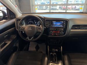 Miniature 11 Mitsubishi Outlander SE Touring AWC, V6, Remorquage 3500lbs 2019