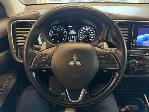 Miniature 17 Mitsubishi Outlander SE Touring AWC, V6, Remorquage 3500lbs 2019