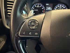 Miniature 19 Mitsubishi Outlander SE Touring AWC, V6, Remorquage 3500lbs 2019