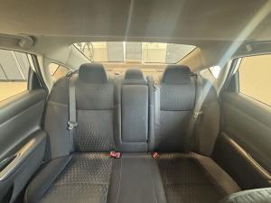 Miniature 24 Nissan Altima SV 2.5 berline 4 portes 2017