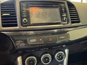 Miniature 19 Mitsubishi Lancer SE LTD TA berline 4 portes 2017