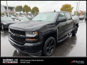 2018 Chevrolet Silverado 1500 Custom King Cab boite de 6 pieds 4x4 5.3L - Image 1