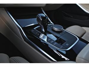 Miniature 11 BMW 330e 330e xDrive hybride Premium Essential Package 2022