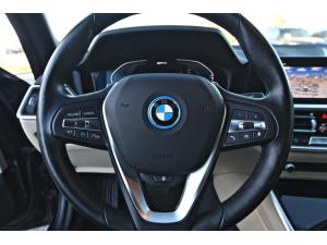 Miniature 14 BMW 330e 330e xDrive hybride Premium Essential Package 2022