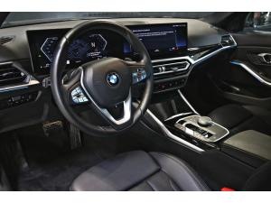 Miniature 11 BMW 330i 330i xDrive Berline 2023