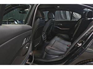 Miniature 17 BMW 330i 330i xDrive Berline 2023