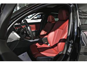Miniature 13 BMW 330i xDrive Sedan 2025