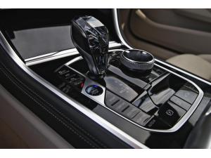 Miniature 12 BMW 8 Series xDrive Cabriolet 2023