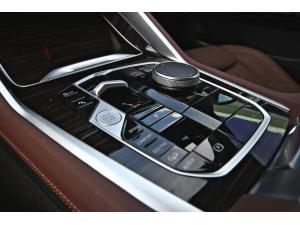 Miniature 12 BMW X6 xDrive40i 2025