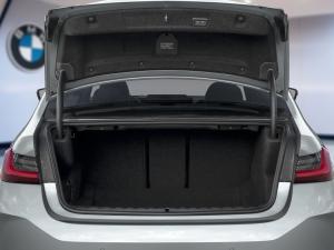 Miniature 7 BMW 330i xDrive Sedan 2026