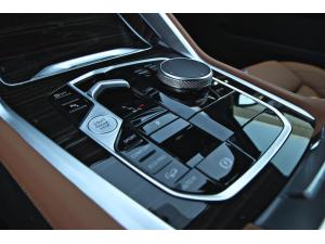Miniature 12 BMW X6 xDrive40i 2025