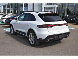Miniature 8 Porsche Macan Ti 2024