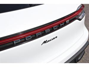 Miniature 10 Porsche Macan Ti 2024