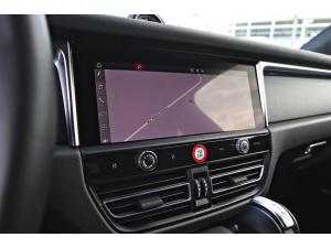 Miniature 14 Porsche Macan Ti 2024