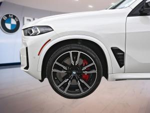 Miniature 6 BMW X5 M60i 2024