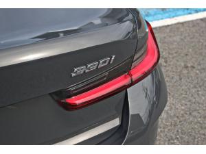 Miniature 9 BMW 330i xDrive Sedan 2024