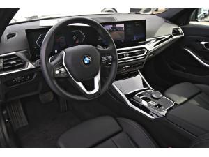 Miniature 10 BMW 330i xDrive Sedan 2024
