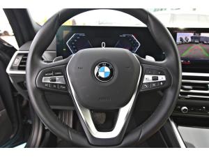 Miniature 13 BMW 330i xDrive Sedan 2024