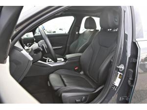 Miniature 15 BMW 330i xDrive Sedan 2024