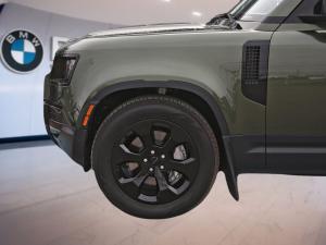 Miniature 7 Land Rover Defender 110 P300 S 2026