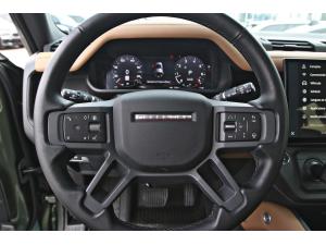 Miniature 15 Land Rover Defender 110 P300 S 2026