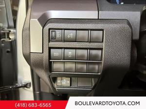 Miniature 12 Toyota Tacoma Base 2026