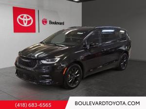 2022 Chrysler Pacifica Touring L - Image 1