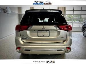 Miniature 6 Mitsubishi Outlander Black Edition 2022