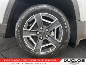 Miniature 10 Jeep Cherokee Laredo 2026