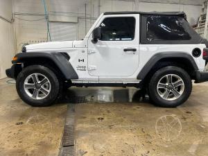 Miniature 8 Jeep Wrangler Sport 4x4 2020