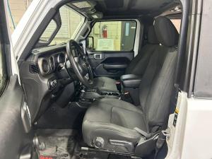 Miniature 14 Jeep Wrangler Sport 4x4 2020