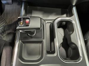Miniature 16 Chevrolet Silverado 1500 LT Trail Boss cabine multiplace 4RM 157 po 2024