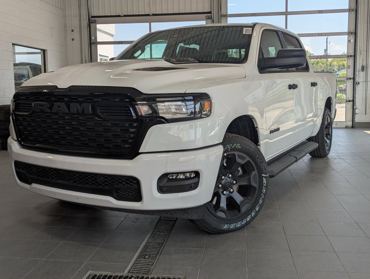 Image 1 RAM 1500 Black Express 2026