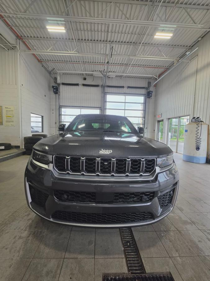 Image 1 Jeep Grand Cherokee Limited 2026