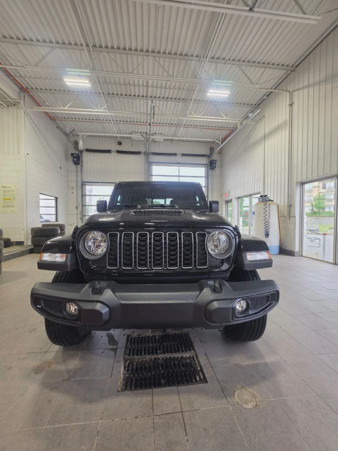 Image 1 Jeep Gladiator Sport S 2026