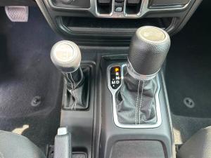 Miniature 14 Jeep Wrangler Sahara 4 portes 4x4 2023