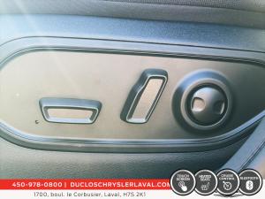 Miniature 16 Jeep Cherokee Laredo 2026