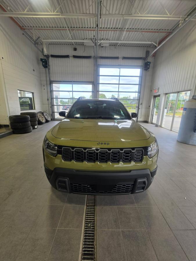 Image 1 Jeep Cherokee Laredo 2026