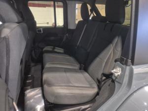 Thumbnail 12 Jeep Wrangler Sahara 4XE 2025